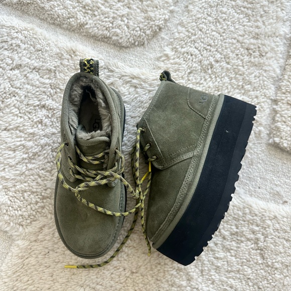 UGG NEUMEL HERITAGE 2” PLATFORM BURNT OLIVE SUEDE WOOL BOOTS WOMENS SIZE 5 - Picture 2 of 7